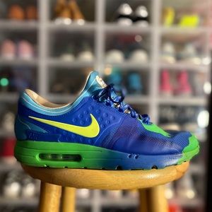 nike shoes under 2000